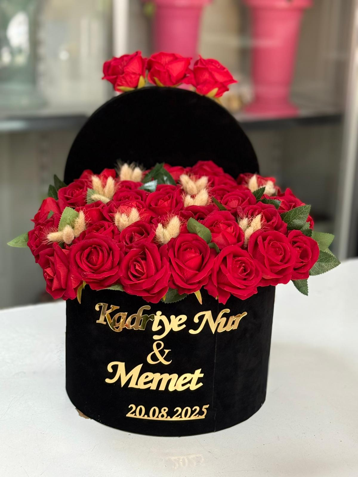 YAPAY KIRMIZI GÜL İSTEME KUTUSU